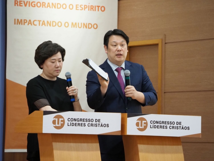 CLF초청 강사 박영국 목사(오른쪽)
