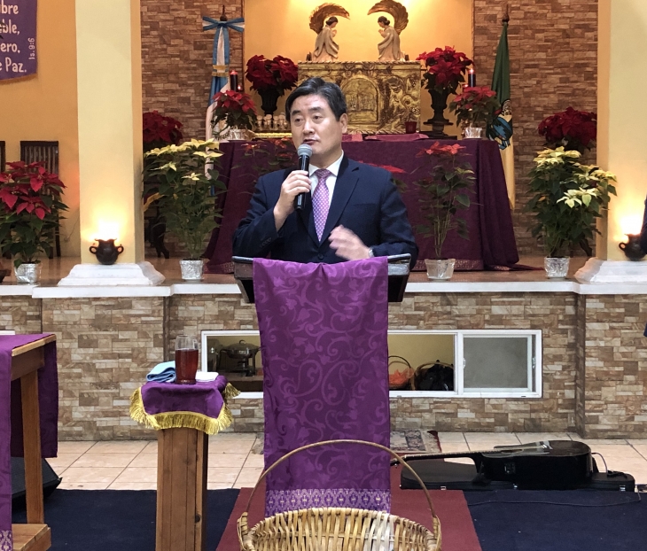 도피성 교회에서 말씀을 전하는 김진성 목사