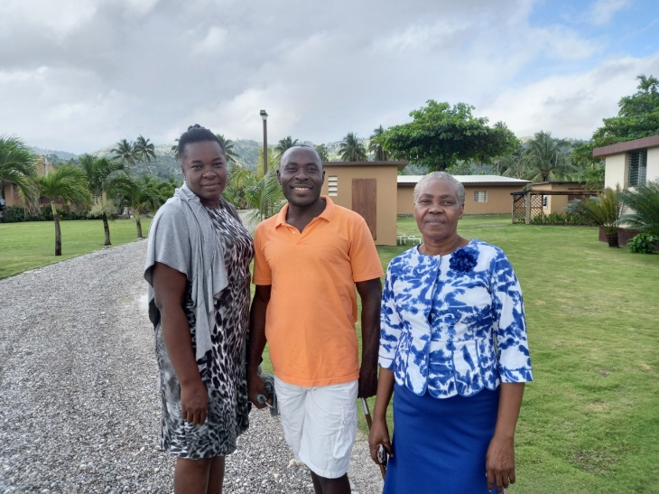 에스페릿다 자매(오른쪽) /아이티 기쁜소식 포르토프랭스교회