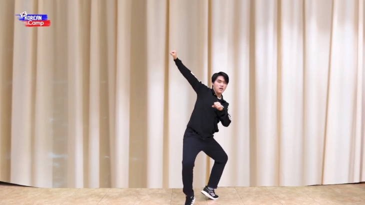 k-팝 댄스 배우는 재미있는 시간