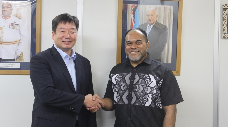 정구철 목사와 필리몬 와카바카 피지 대사