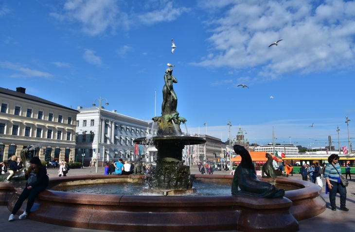 유명한 분수인 하비스 아만다(Havis Amanda)라는 동상으로, '발트해의 아가씨'라는 별명을 가진 핀란드 헬싱키.