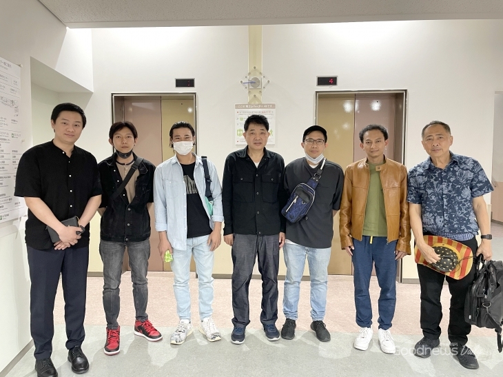동경은혜교회 노노 형제가 초청한 5명의 새로운 참석자들이 집회 말씀을 듣고 모두 구원을 받았다.