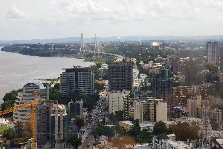 콩고강이 보이는 브라자빌 전경