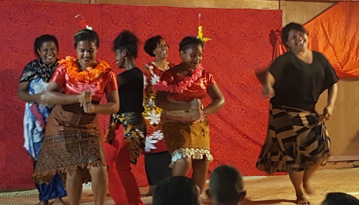 구원받은 청년들이 준비한 남 태평양 '통가' 댄스