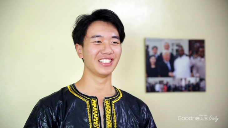 어려움을 통해 하나님을 다시 찾게 된 호우 영차오 중국 단원