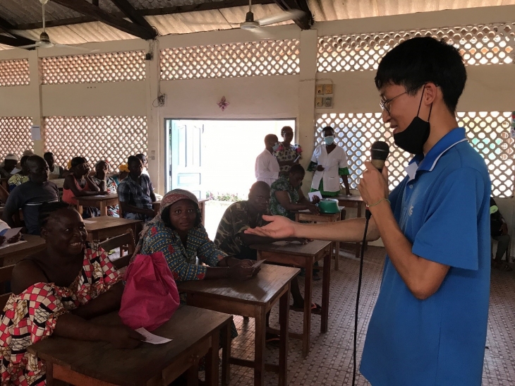 한국어아카데미를 진행하고 있는 단기선교사