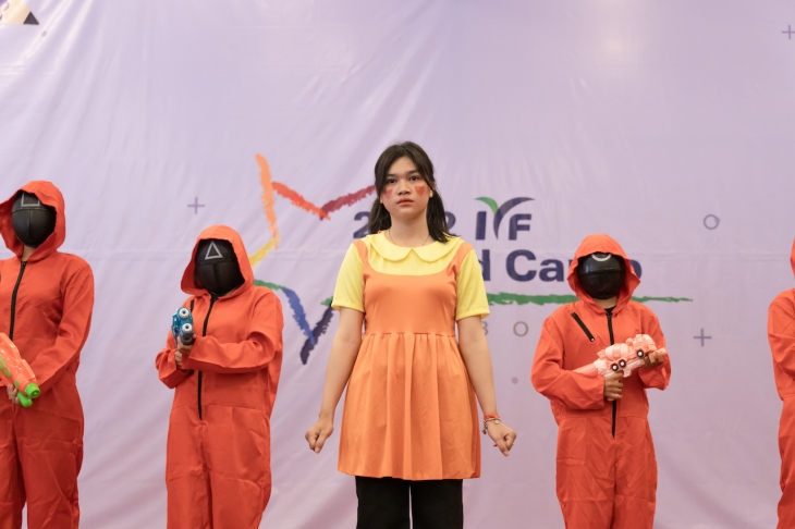 한국 드라마 오징어 게임을 모티브로 한 한국 문화 전통 게임
