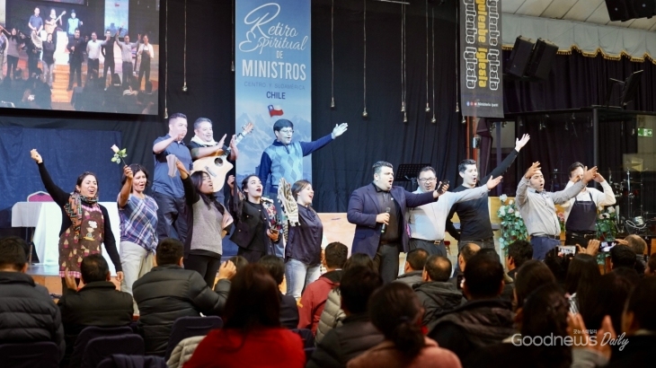 5월 1일 오전 모임에서 멕시코 교회 사역자들의 공연은 모두의 마음에 기쁨과 웃음을 주고 우리의 마음을 더 넓게 열리도록 해 주었다
