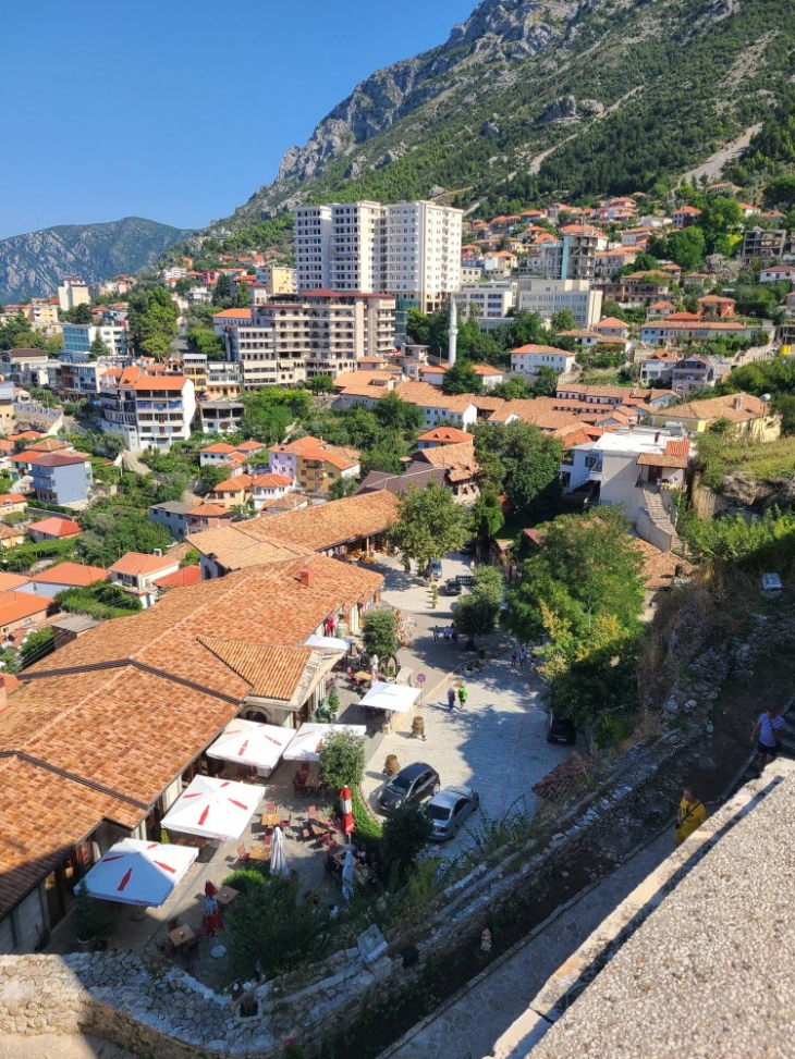알바니아에 유명한 관광 도시 '크루야(Kruja)'의 풍경